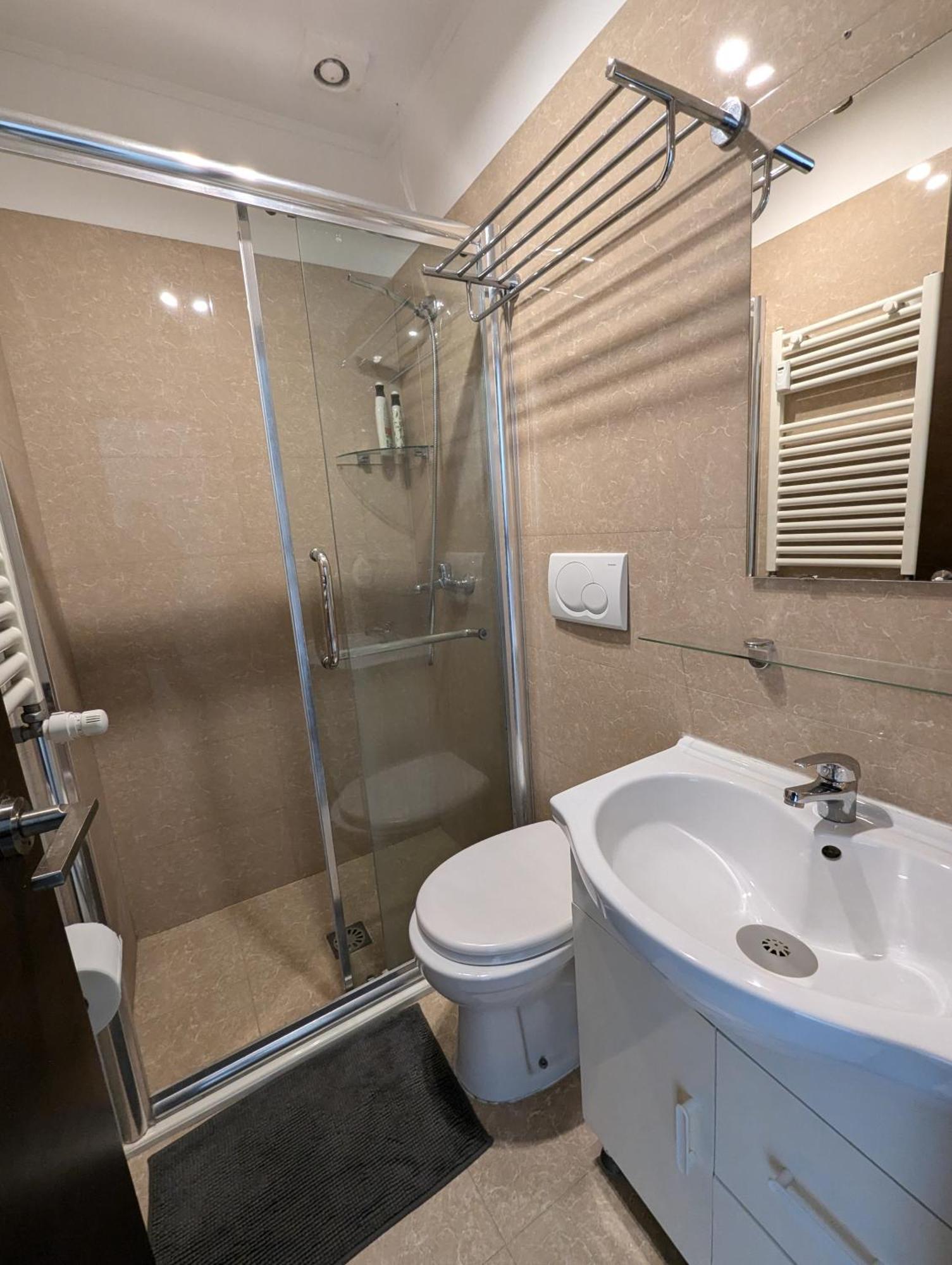 Roomz Romestay Exteriör bild